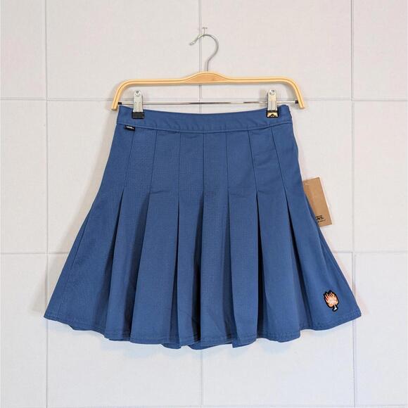NWT Vans pleated flare mini skirt - Picture 1 of 7